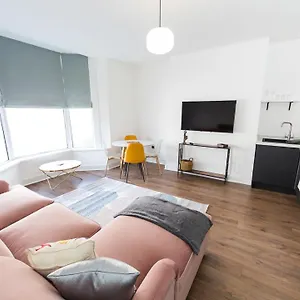 Apartment Coastline - Heart Of 1 & 2 Bed New Apartments, Ideal For Contractors And Holidayers, Redcar